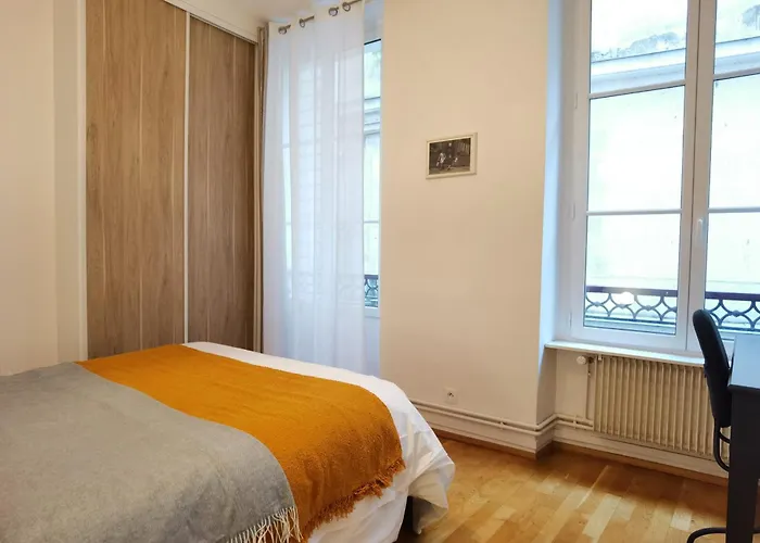 아파트 Calm 60m2 Near Notre-dame And Seine 2bdrs N4-4b *